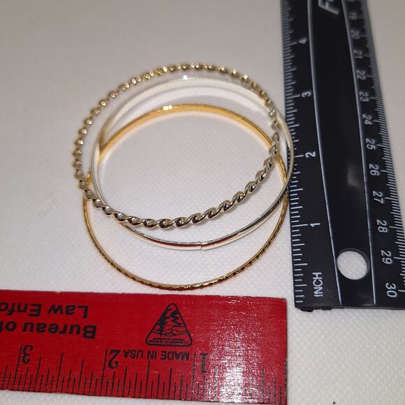 AVON All You Need Bracelet Set of 6 Bracelets - Picture 4 of 4